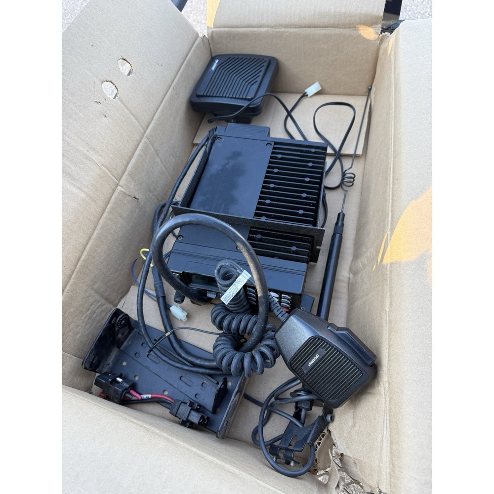 Set Harris M/A-COM‎ M7100 Mobile Radio MAHG-N8MXX  With Microphones & Antenna